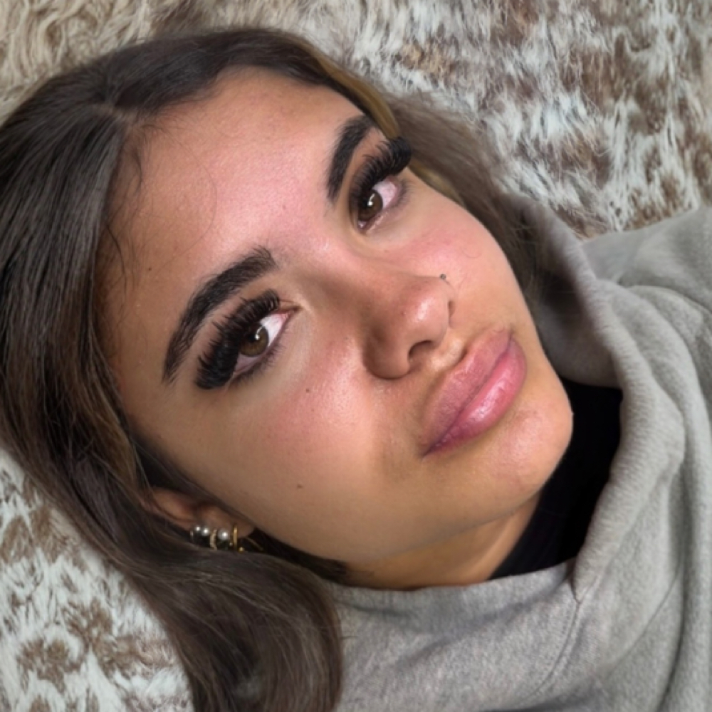 Full volume lash extensions